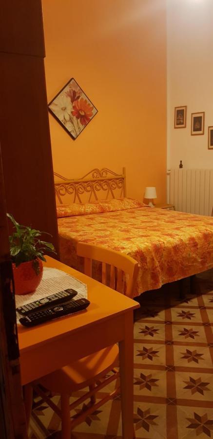 Albergo Pensione Bartoli กัสตีลยอนเชลโล ภายนอก รูปภาพ