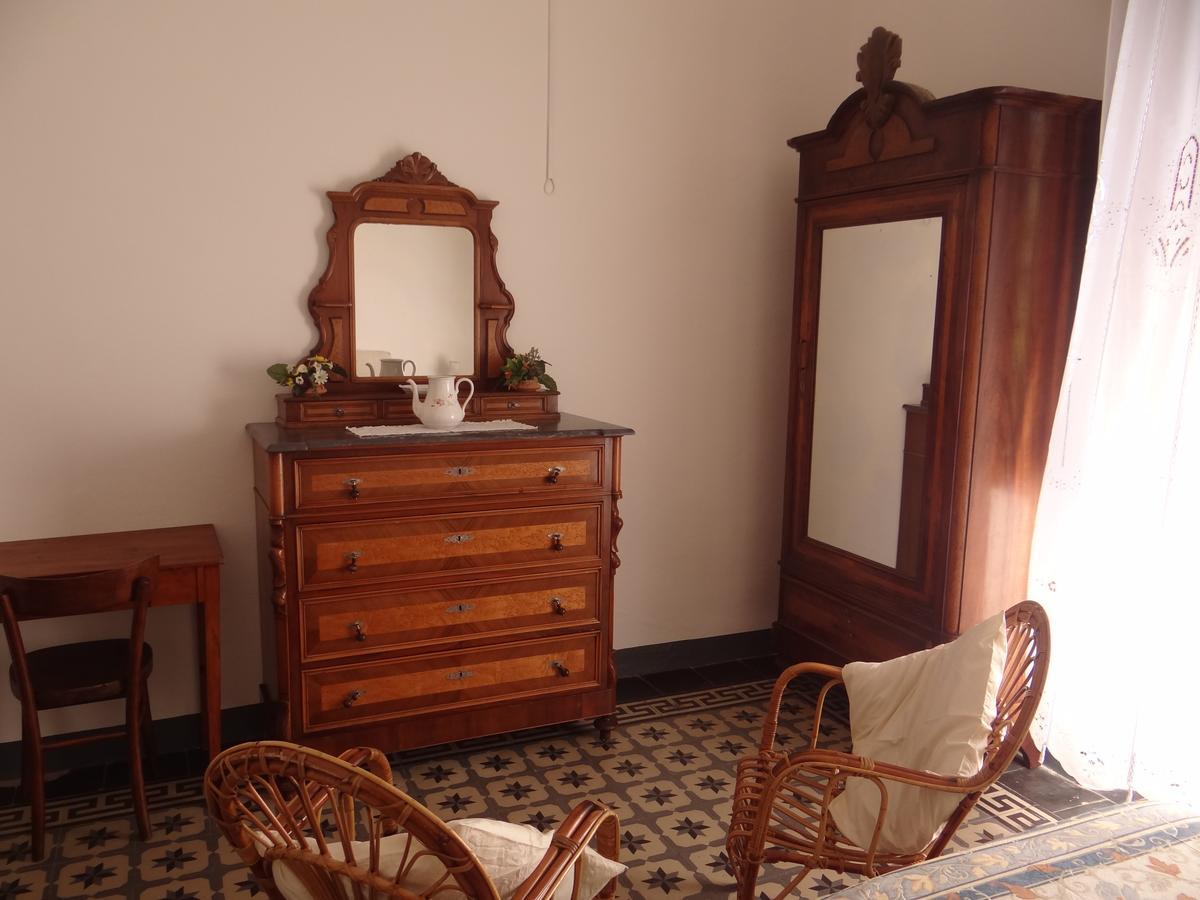 Albergo Pensione Bartoli กัสตีลยอนเชลโล ภายนอก รูปภาพ