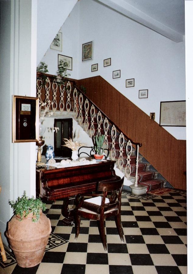 Albergo Pensione Bartoli กัสตีลยอนเชลโล ภายนอก รูปภาพ