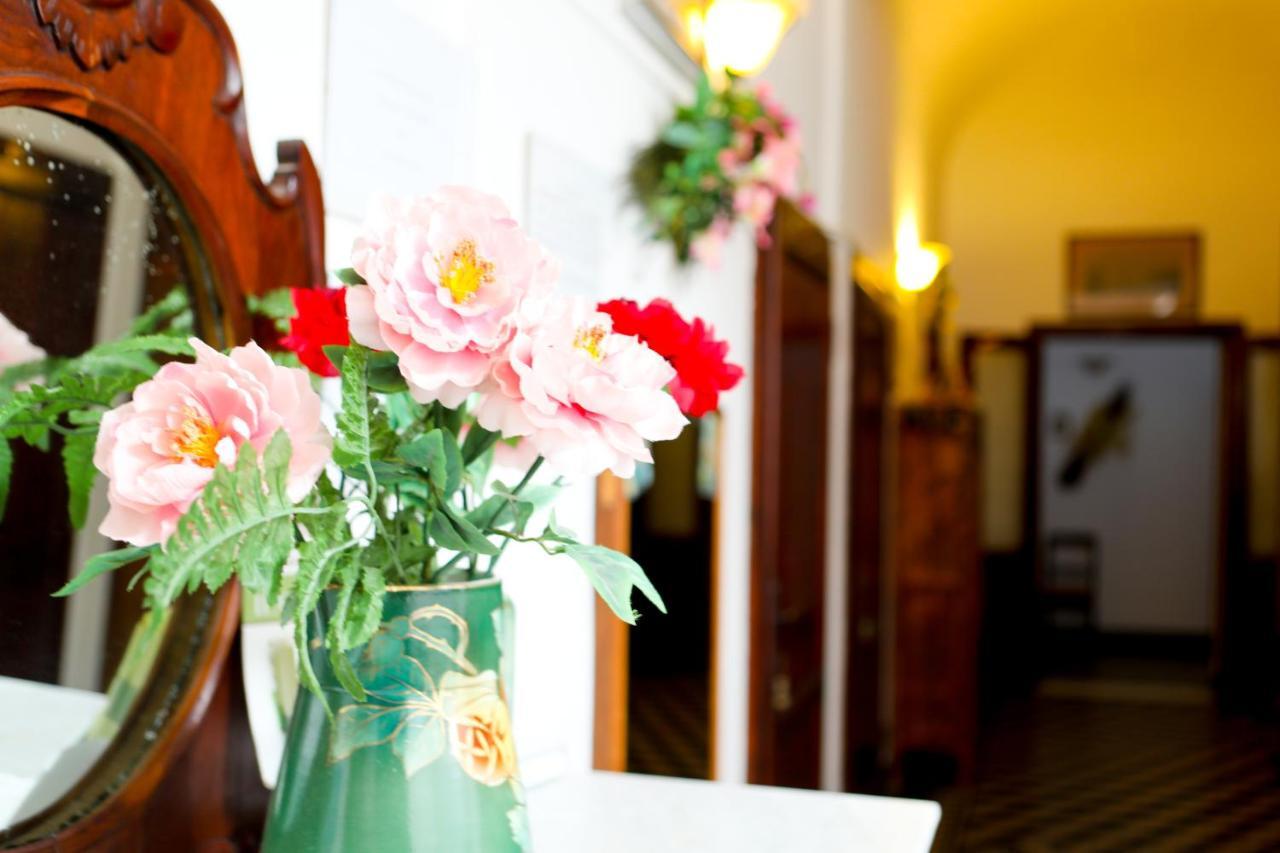 Albergo Pensione Bartoli กัสตีลยอนเชลโล ภายนอก รูปภาพ